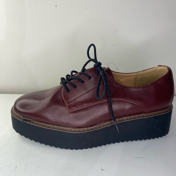 Madden Girl Written Burgundy Platform Oxford Shoes EUC Size 7.5 Goth Grunge - Picture 1 of 15